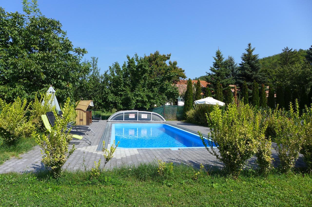 Villa Astoria Balatongyorok Exterior foto